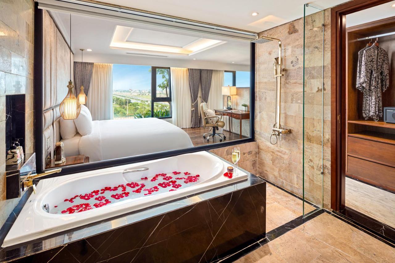 Ravatel Luxury Hotel Bac Giang Esterno foto